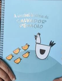 Livro A verdadeira história de Salvador Penacho. Produzido na versão em braille na acergs.